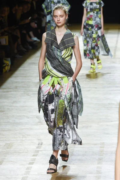 Look 35